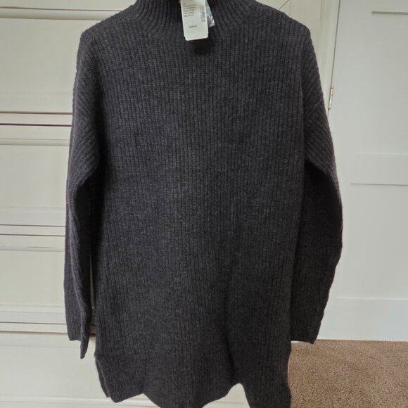 SAKS FIFTH AVENUE 100% CASHMERE LONG SWEATER S NWT - Picture 1 of 6